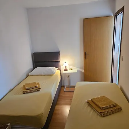 Casa Di Nona Marija, Your Istrian Escape Near Porec Apartment Kastelir